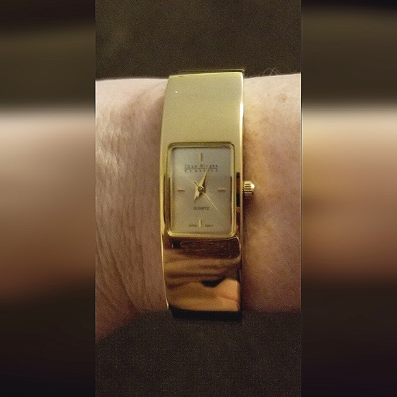 VINTAGE JOAN RIVERS "I HAVE SURVIVED" GOLDEN BRACELET WATCH -NEVER WORN - 7-7.5" - Picture 4 of 5